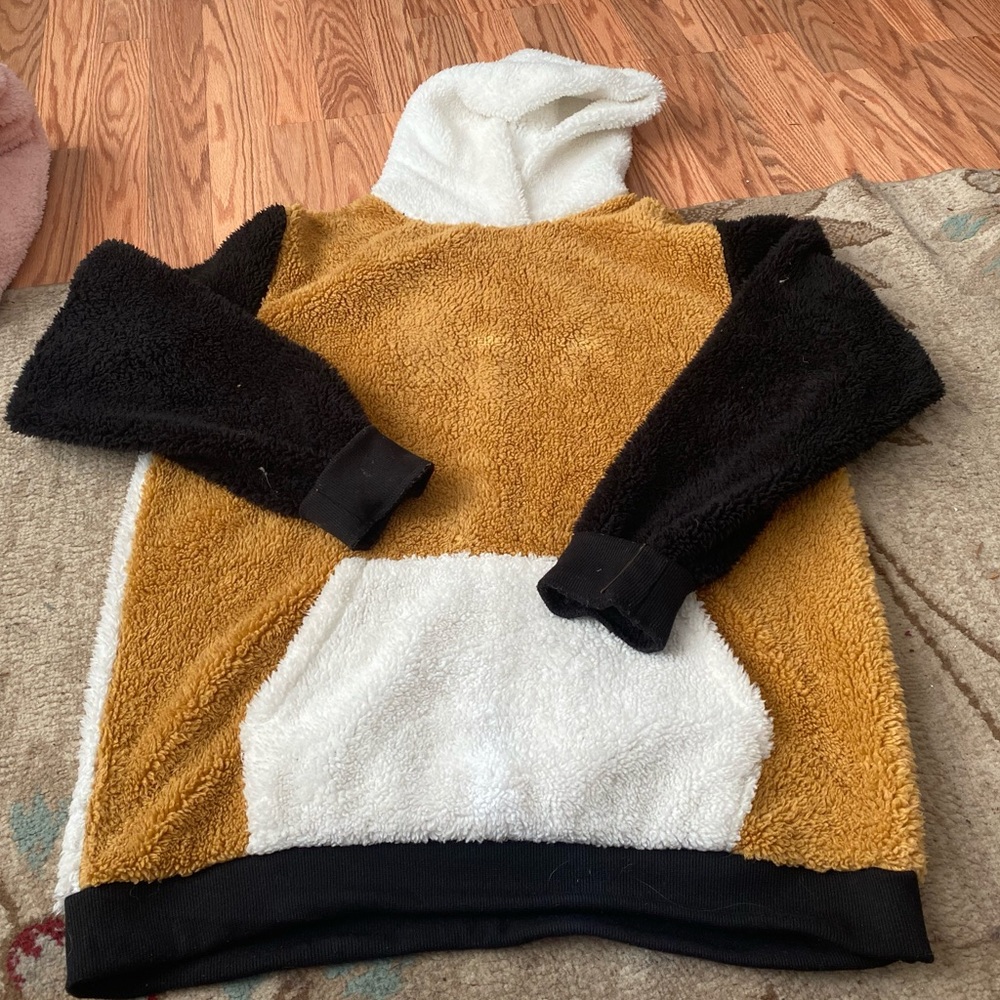 Fluffy sweatshirt